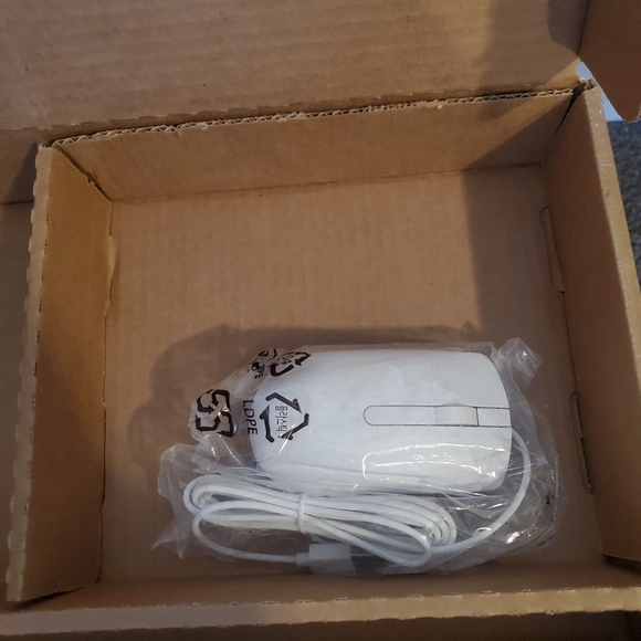 Dell Hardwired Keyboard and Mouse - Picture 2 of 5